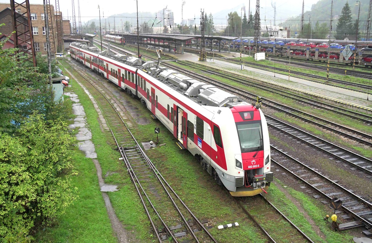ZSSK obstarala spolu 25 ks EJ, ktoré budú jazdiť na elektrifikovaných tratiach ŽSK a TSK