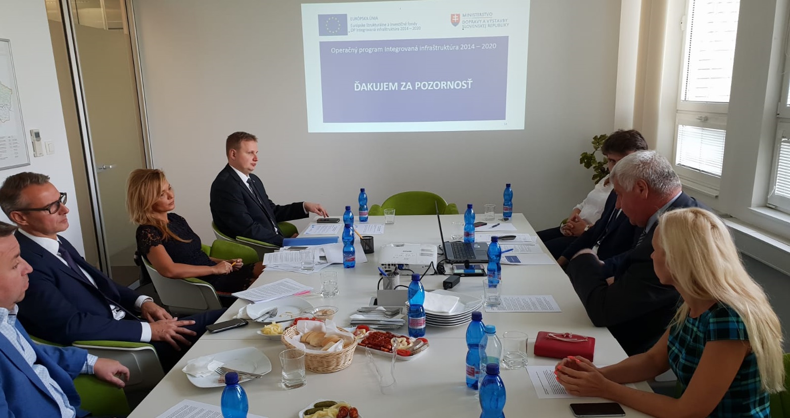 Rokovanie so zástupcami ministerstva, NDS a zhotoviteľa úseku. Richard Raši na návšteve ministerstva dopravy