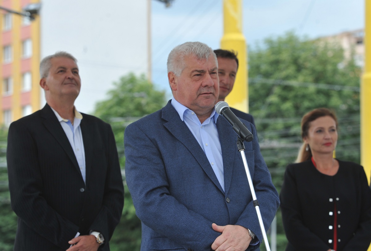 Kontrolný deň ministra v Prešove na výstavbe D1 Poklepanie základného kameňa križovatky