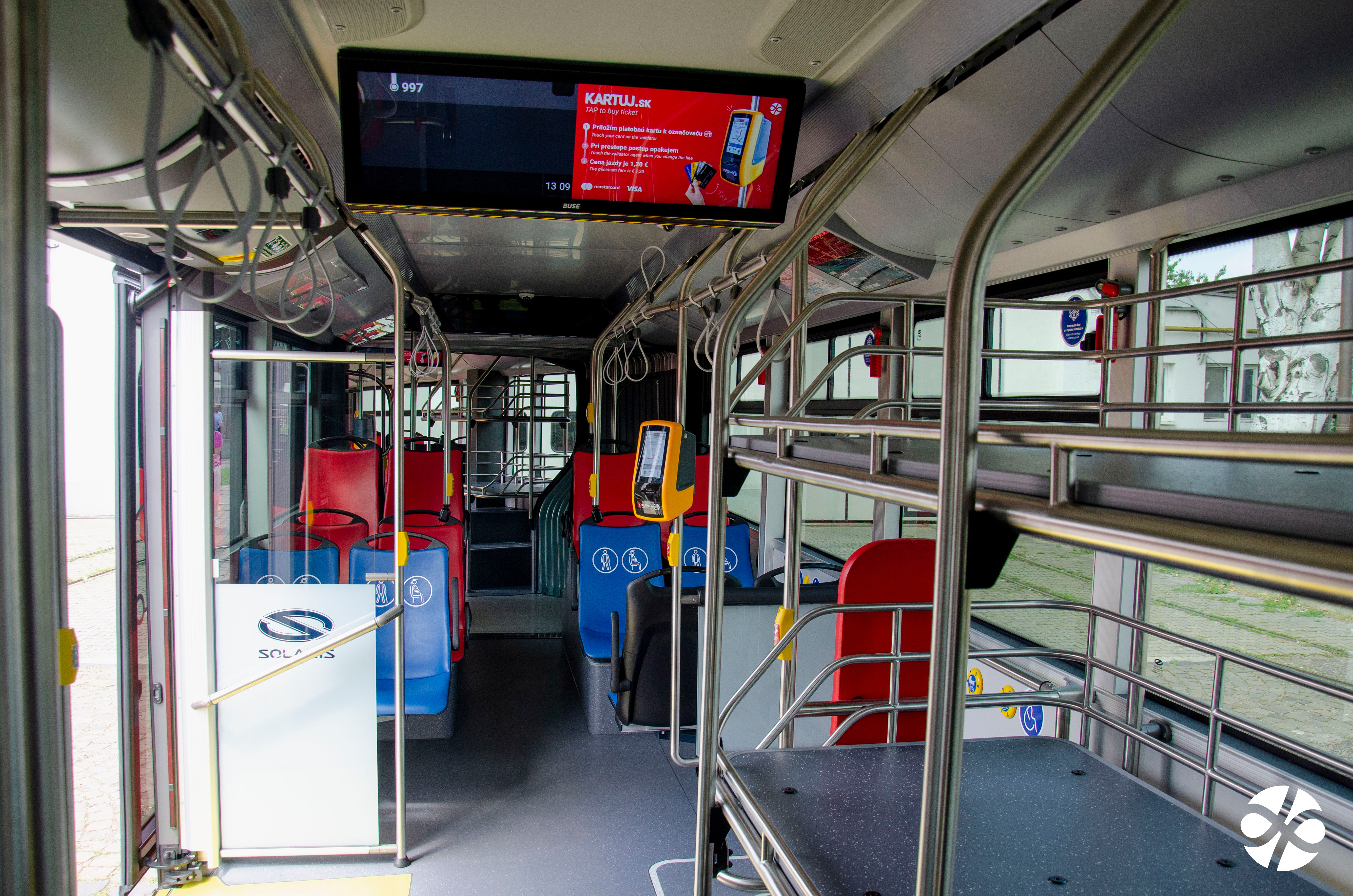 trolejbus_int interier_trolejbus BA